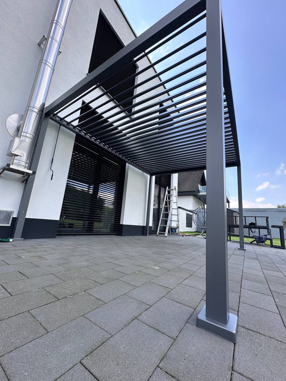 Lamellenpergola-Pergola mit Lamellendach-Terrassenpergola-Aluminium Pergola-berdachte Terrasse